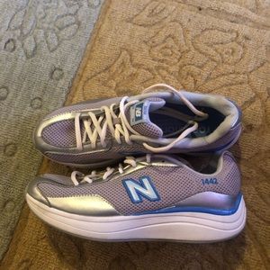 Women’s new balance sneakers